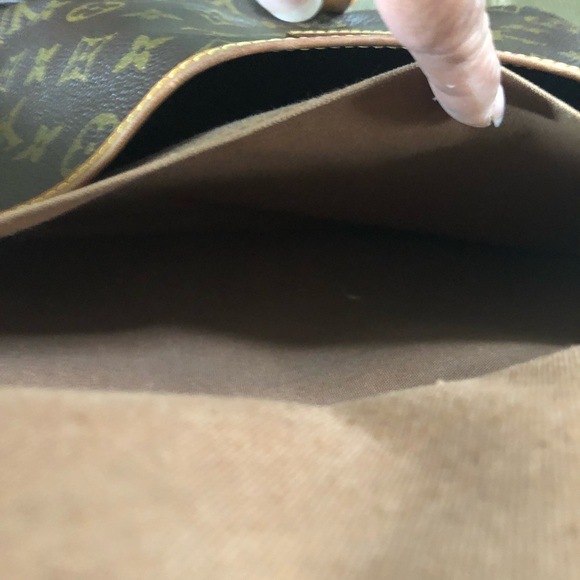 Authentic Louis Vuitton - Picture 6 of 8